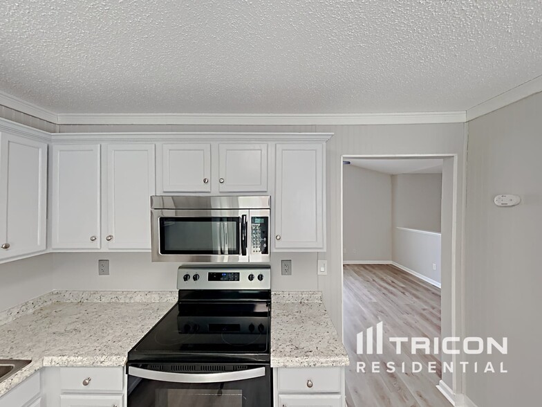 Building Photo - 514 Woodwind Dr