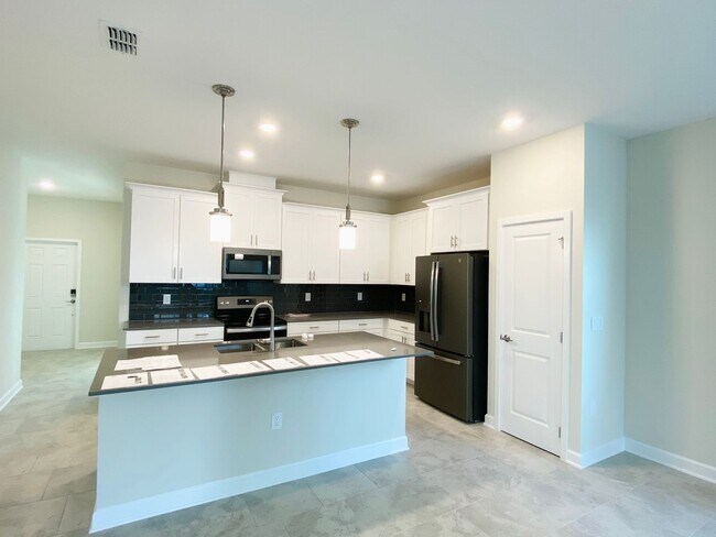 Building Photo - HOME IN TUSKAWILLA CROSSING