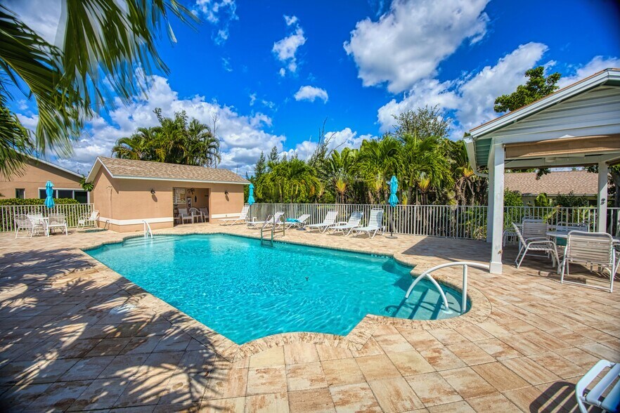 Building Photo - 16840 Sanibel Sunset Ct