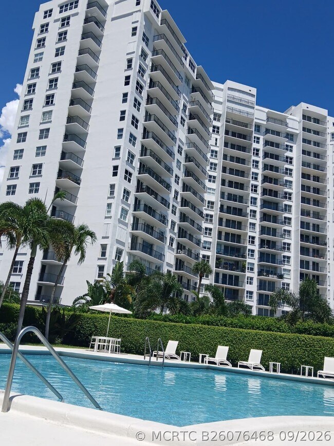 Building Photo - 1801 S Flagler Dr