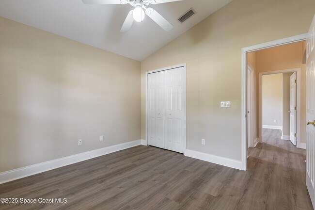 Building Photo - 1442 Areca Palm Dr