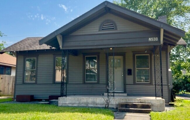 Building Photo - 4530 Walker St