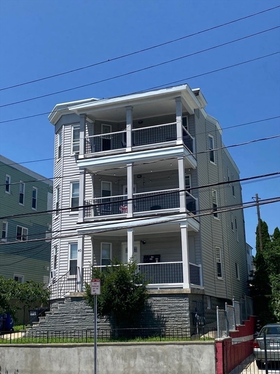 Building Photo - 40 Temple St