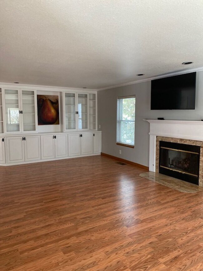 Building Photo - 3665 Cashill Blvd