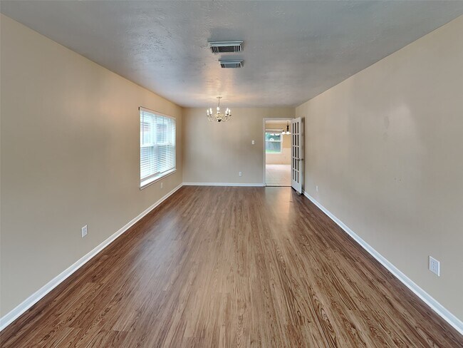 Building Photo - 26887 Castlecliff Ln