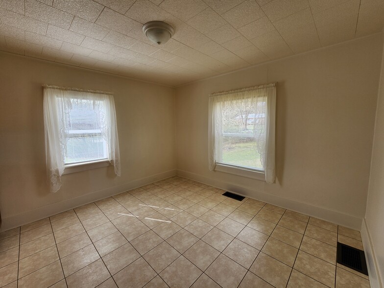 Building Photo - 1636 Philadelphia St