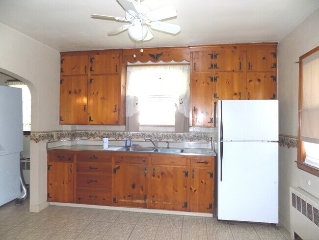 Building Photo - 224 Brightwood Ave