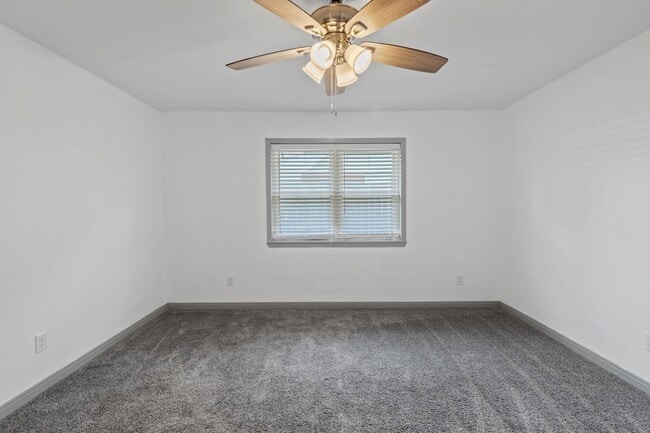 Building Photo - 503 Hickok St