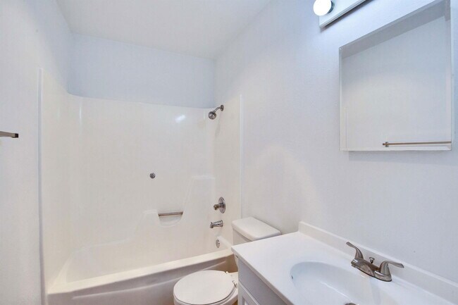 Building Photo - 8002 Croftwood Dr