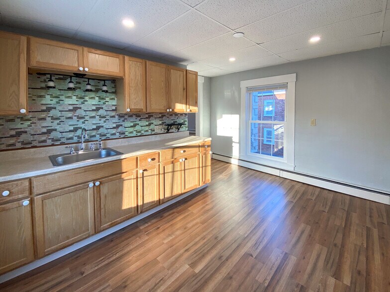 Kitchen - 181 Main St