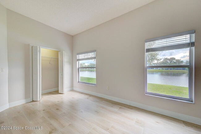 Building Photo - 1085 Sedgewood Cir