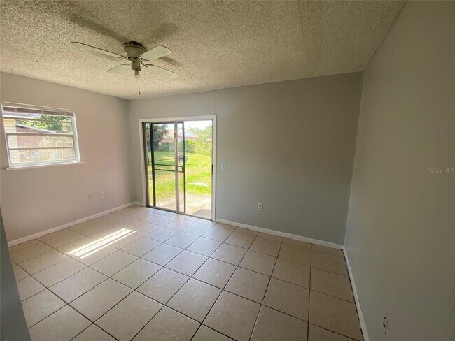 Building Photo - 605 Hennessee St