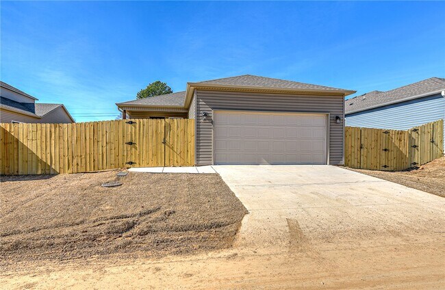 Building Photo - 990 Morningside Dr