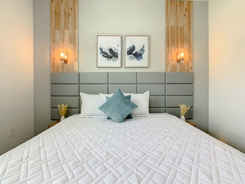 Building Photo - 8861 Cabot Cliffs Dr