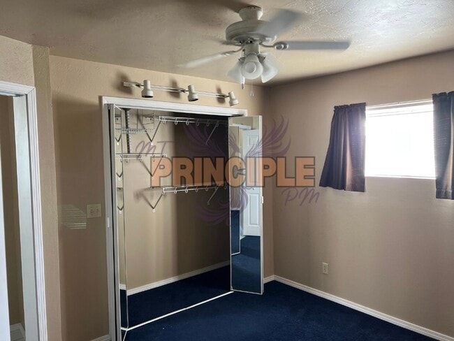 Building Photo - Charming Bungalow Downtown