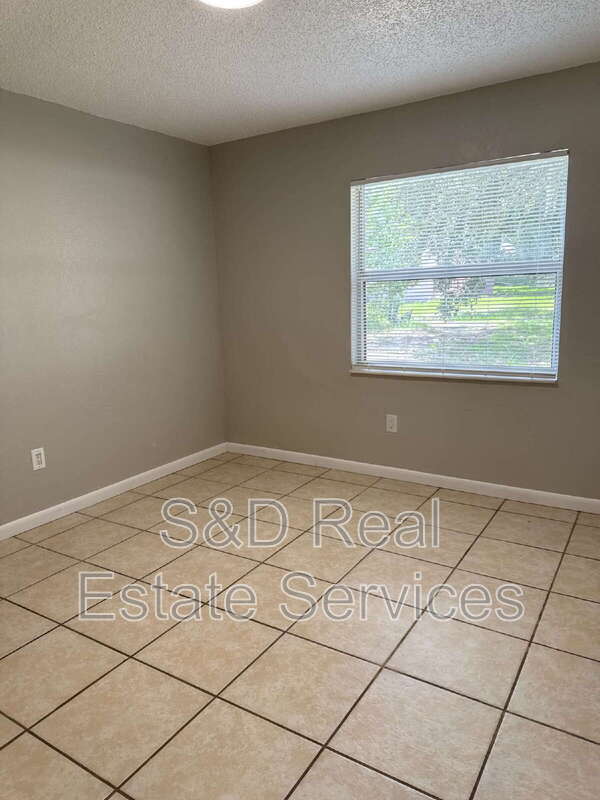 Building Photo - 3013 Allred Dr