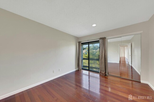 Building Photo - 148 Linda Ln