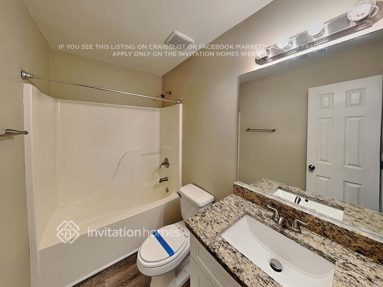 Building Photo - 920 Lakeside Ct