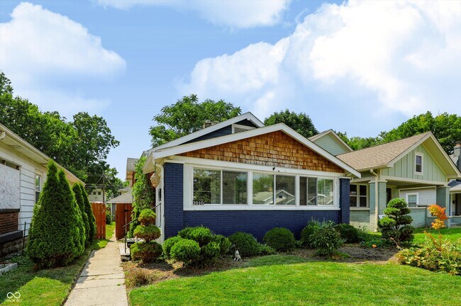 Building Photo - 3910 N Kenwood Ave