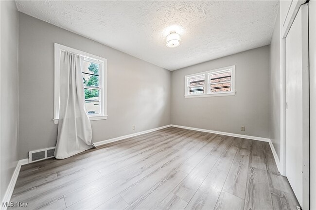Building Photo - 24111 Edgehill Dr