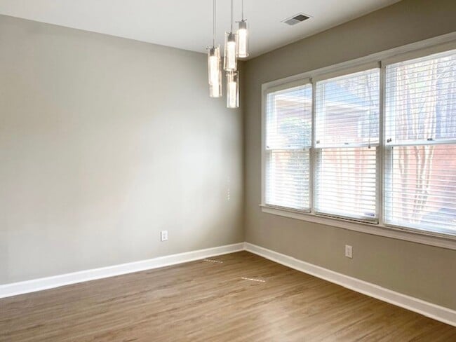 Building Photo - UNIQUE PROPERTY IN CONVENIENT IRMO LOCATION