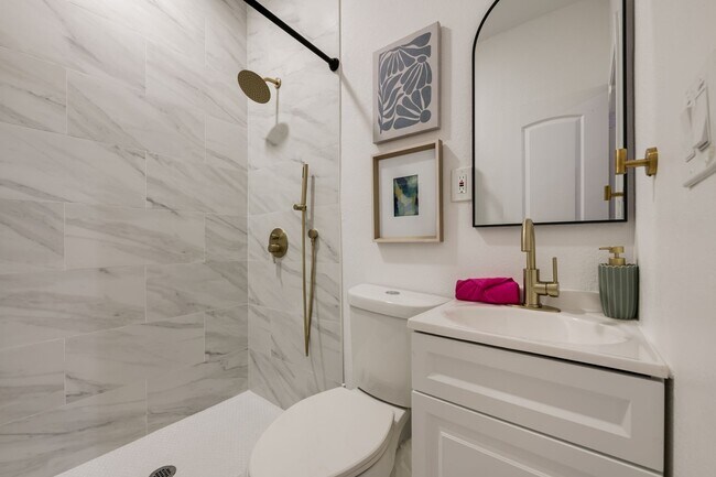 Building Photo - 5624 Eastside Ave