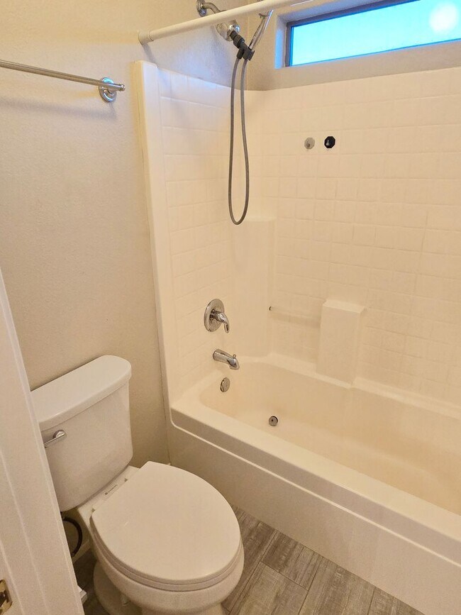 Building Photo - 5-bedroom in the heart of Gilbert