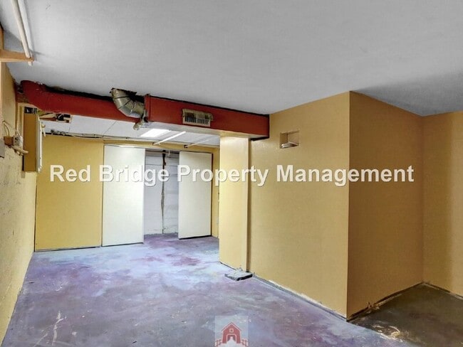 Building Photo - 5915 SE 15th Ave