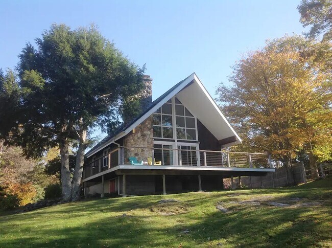 Primary Photo - 23 Rainbow Ln