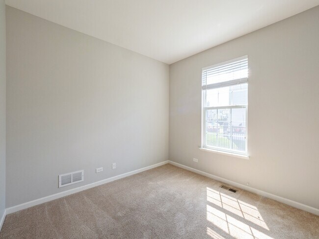 Building Photo - 12285 Ferris Ln