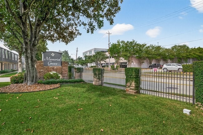 Building Photo - 9017 Gaylord Dr