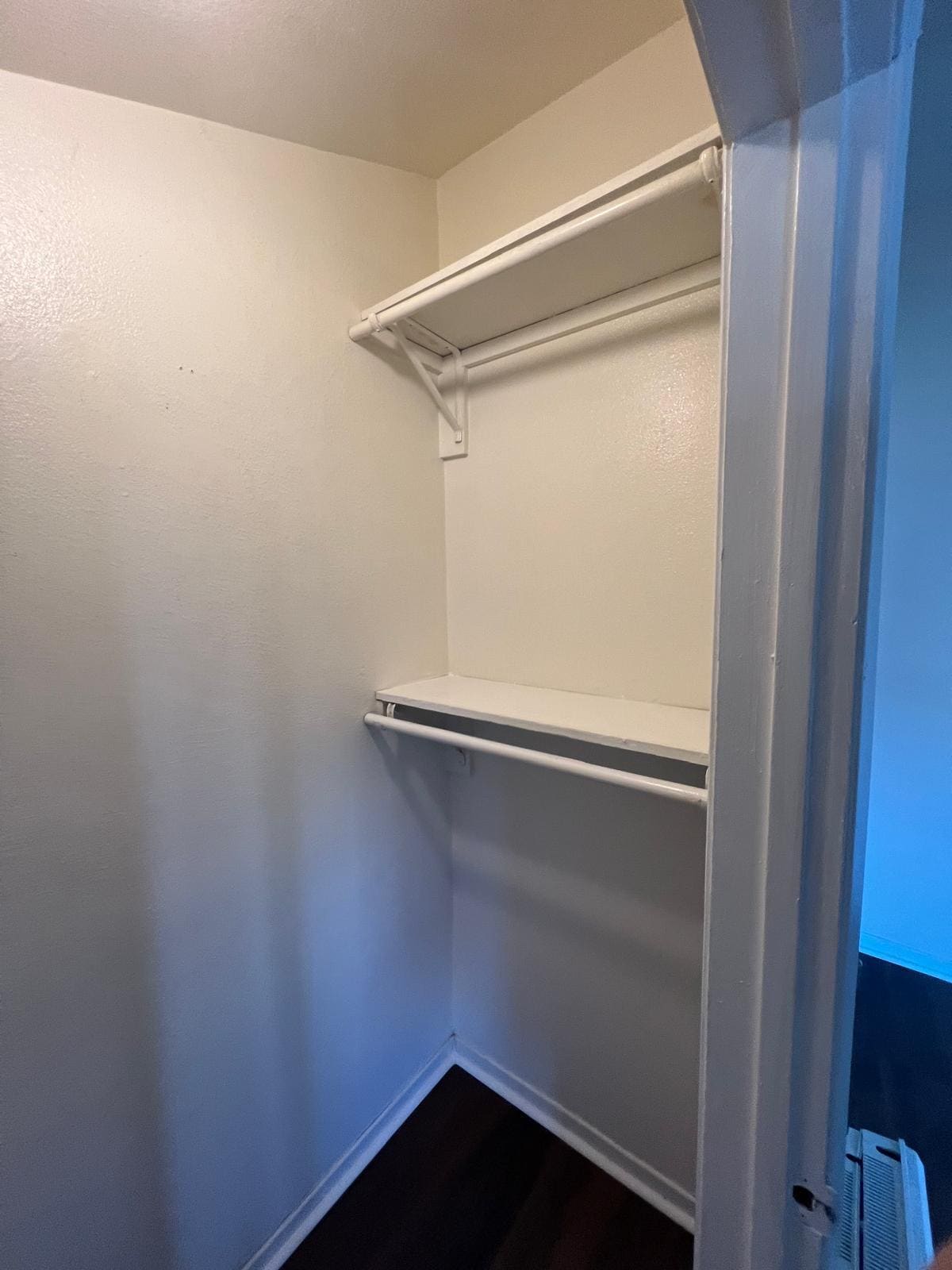 Building Photo - 507 Rose Ave