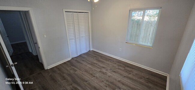 Building Photo - 1505 18th Ave Dr W
