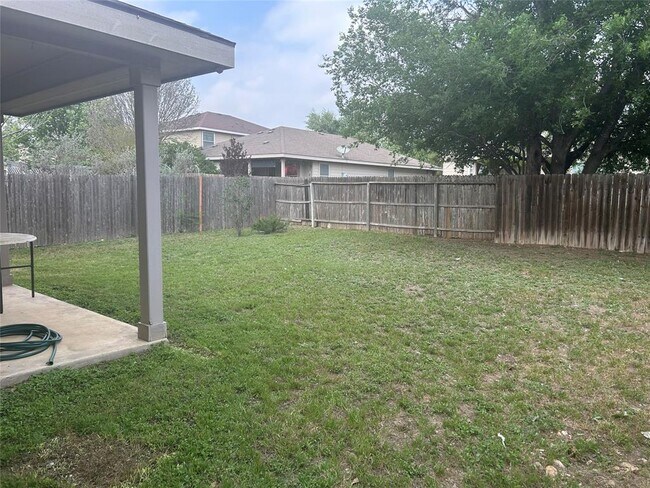 Building Photo - 9025 Barkwood