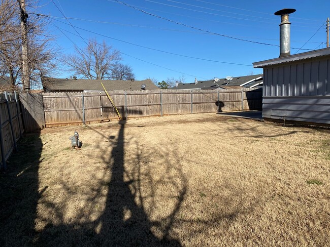 Building Photo - 1411 Hampton Rd