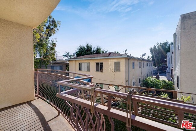 Building Photo - 1731 Corinth Ave