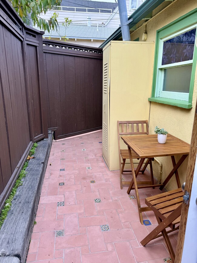 Private patio - 2707 Strongs Dr