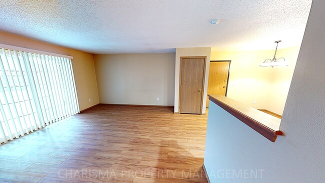 Building Photo - 1115 Teakwood St