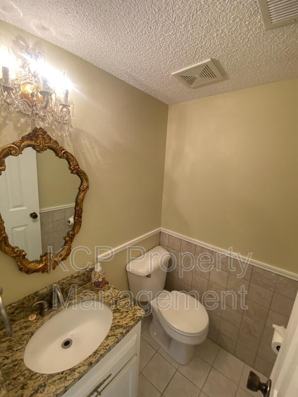 Building Photo - 2600 Brooken Hill Dr