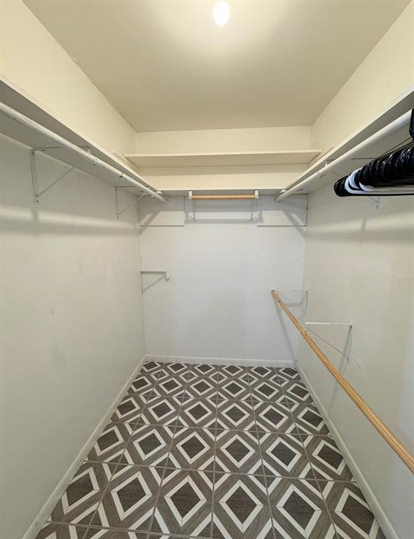 Building Photo - 1225 Lake Terrace Dr