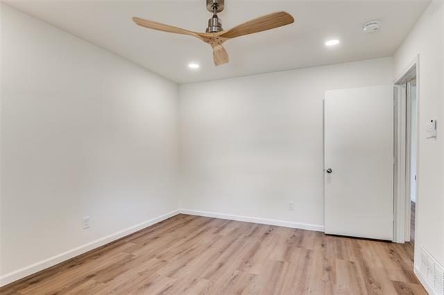 Building Photo - 302 Faircrest Dr