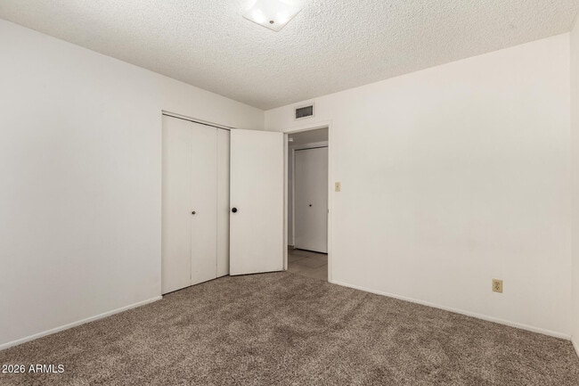 Building Photo - 4013 S Hazelton Ln