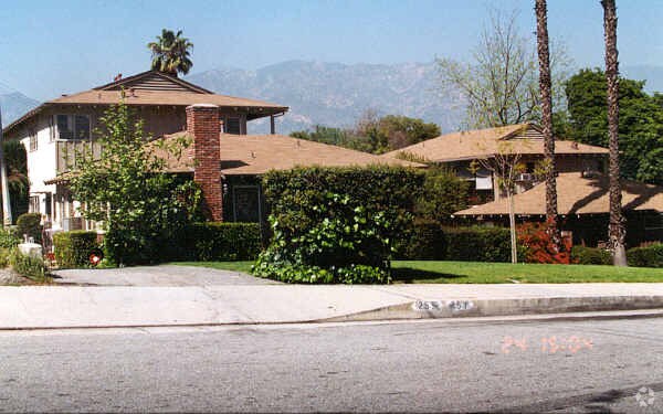 Primary Photo - 255-265 Grandview St