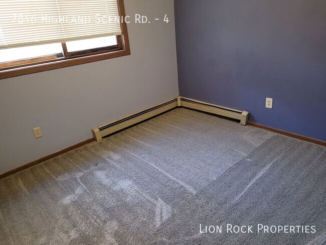 Building Photo - 7846 Highland Scenic Dr