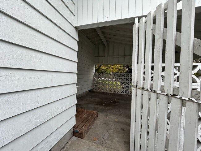 Building Photo - sw114th