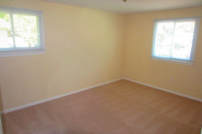 Building Photo - Fabulous Detached Home in Robinson HS Pyramid!!