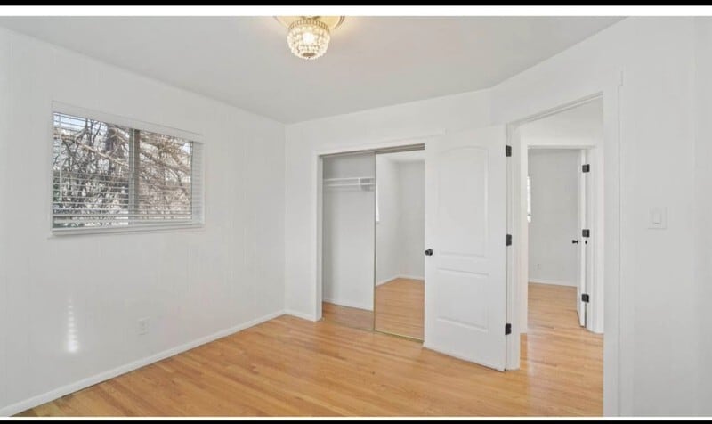 Building Photo - 446 E Mountain View Dr