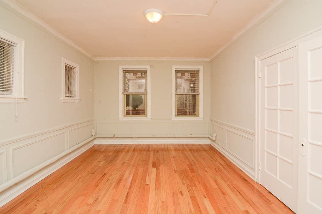 Building Photo - 519 W Surf