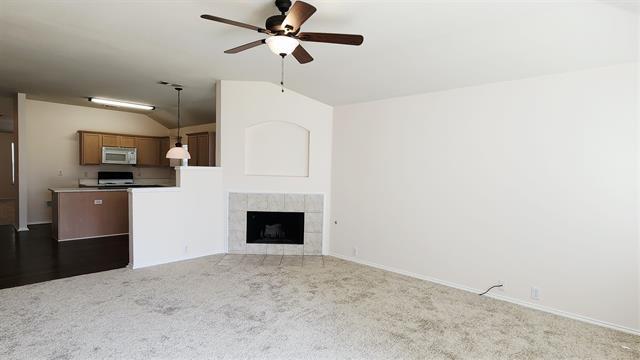 Building Photo - 3003 Elderberry Dr
