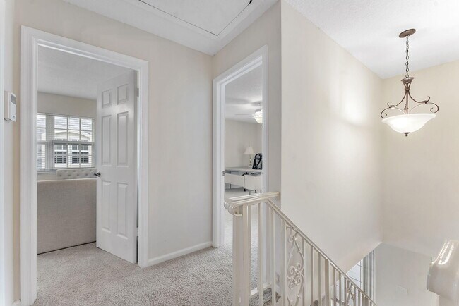 Building Photo - 2704 Vision Dr